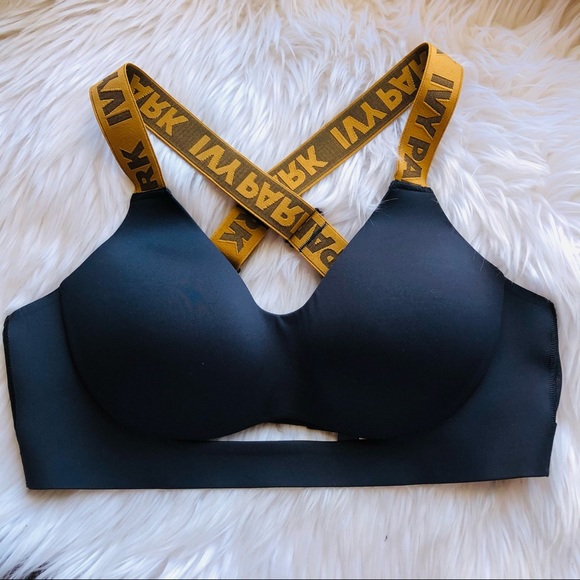 Adidas x Ivy Park // Cutout Sports Bra - Picture 7 of 13